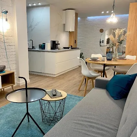 Ix Pietro - 9th Floor In